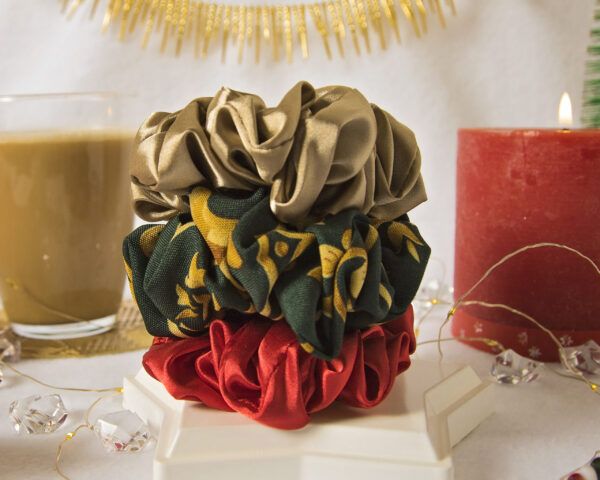 Holly Scrunchie Collocation